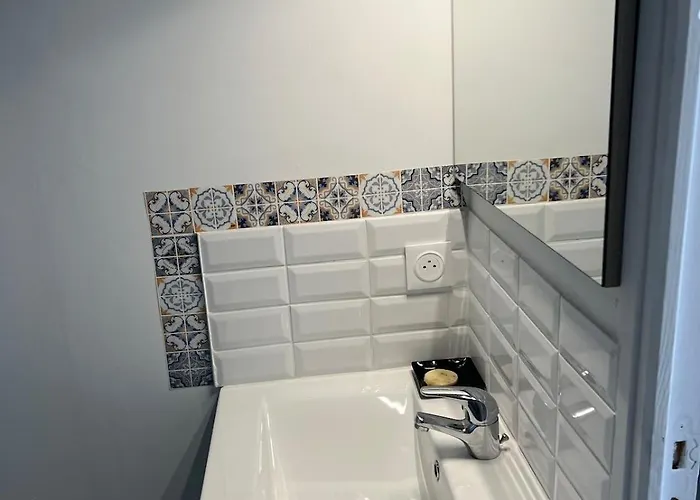 Beautiful T1 Bordeaux With Balcony Talence